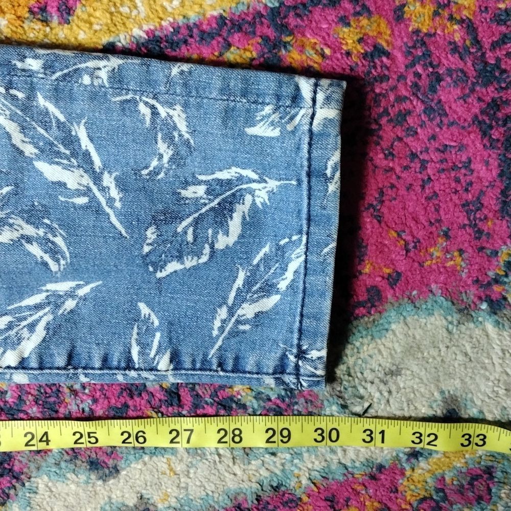 Seven7 Feather Print Skinny Jeans - Picture 13 of 14
